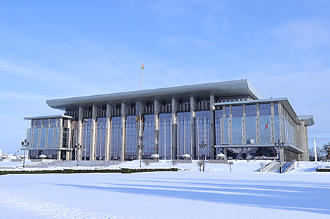 卢卡申科签署法令大幅减轻公民行政负担