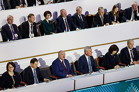 Лукашенко: мы должны сплотиться, у нас не один лидер в стране