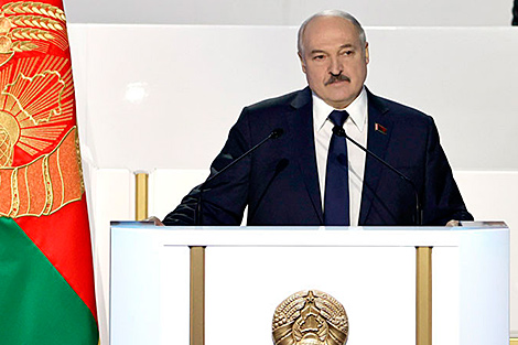 Lukashenko: The world has gone crazy