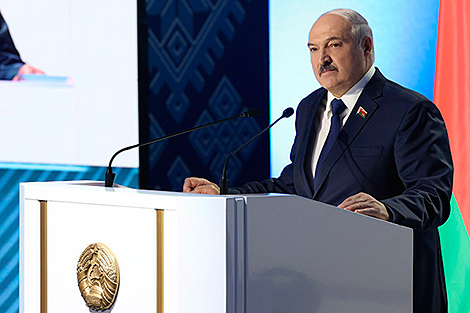 Лукашэнка - прыватнаму бізнесу: патрэбны ініцыятыўныя людзі, але яны павінны працаваць у інтарэсах дзяржавы, а не на яе разбурэнне