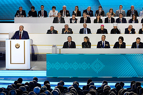 Лукашэнка: форум паказаў высокае запатрабаванне грамадства на захаванне сістэмы каштоўнасцей і прыярытэтаў