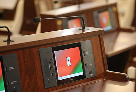 На депутатские мандаты претендуют 10 представителей БРСМ