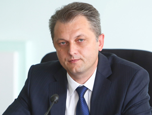 Бузовский ориентировал СМИ на безусловное соблюдение принципа предоставления равных возможностей кандидатам в депутаты