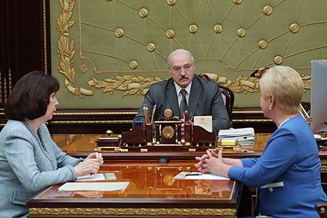 Lukashenko meets with CEC head to discuss preparations for parliamentary elections