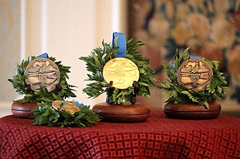 Медалі ІІ Еўрапейскіх гульняў прадставілі ў Мірскім замку