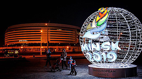 Еще один светящийся шар с логотипом II Европейских игр появился в Минске