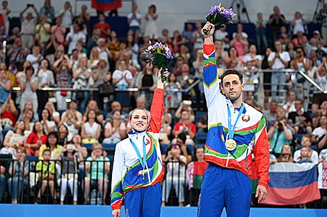 Lukashenko congratulates Belarusian acrobats on Minsk 2019 gold