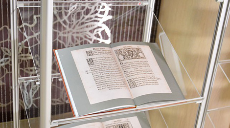 Факсимильное собрание наследия Скорины передано в дар Национальной библиотеке Испании