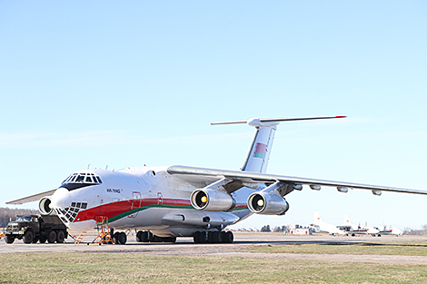 Второй самолет с белорусской гуманитарной помощью прибыл в Китай
