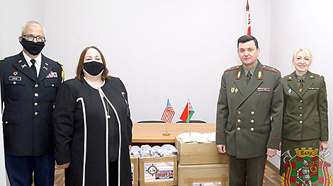 U.S. Army donates respirators to Belarusian army medics