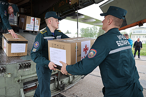 Plane with 300,000 Chinese COVID-19 vaccine lands in Minsk