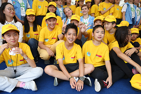 100余名中国儿童在国家儿童健康教育中心“ZUBRONOK” 参与健全活动