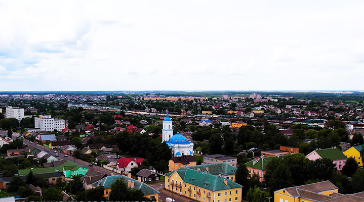 Что посмотреть в Барановичах и окрестностях: город вокзалов и поездов, шедевры мирового искусства под сводами собора, жирандоль поэта-кузнеца и уникальная треугольная церковь