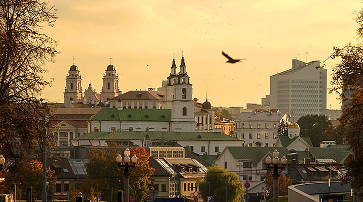 Когда собирают клюкву, слушают рев оленей и смотрят лучшее кино: 10 мест, которые стоит посетить в Беларуси осенью