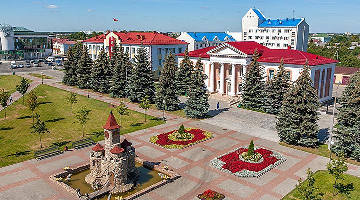 Rechitsa landmarks: A metal chapel on the bank of the Dnieper, an oil museum and paintings by Belarus’ most mysterious artist