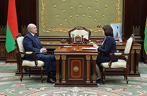 Лукашенко обсудил с Кочановой подготовку к выборам, ситуацию в экономике и тему коронавируса