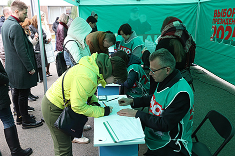 Lukashenko comments on number of signatures collected in support of his nomination