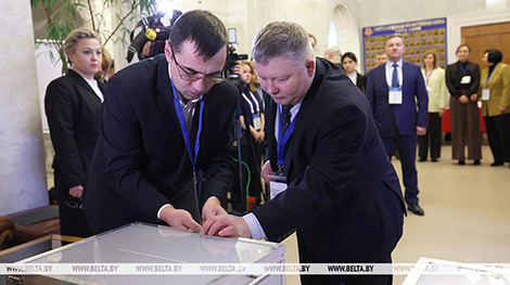 Observer from Vietnam praises professionalism of Belarus' election organizers