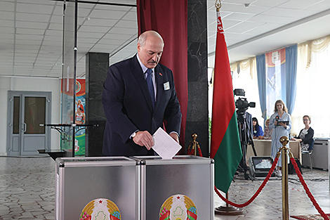 Lukashenko casts his ballot in Belarus’ presidential election