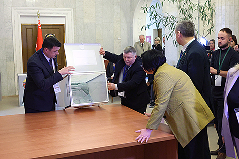 Polling stations in Belarus close, vote count begins