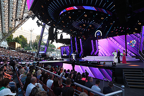 卢卡申科：“斯拉夫集市”的主要使命是创造和平