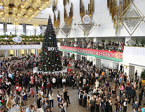 Новогодняя ёлка для детей работников предприятия - ВЫМПЕЛ, судостроительный заво