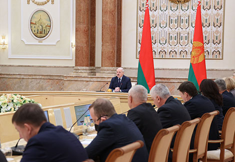Лукашенко: есть вариант проекта нового Основного закона