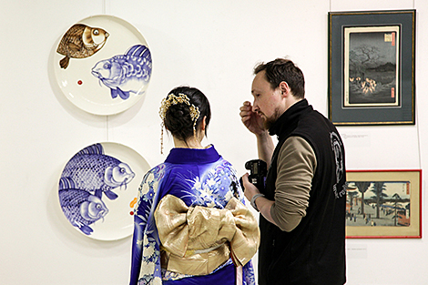 Лукашенко показали белорусские ратраки, лыжероллеры и пианино