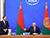 "То старые доллары не принимают, то навязывают услуги". Лукашенко указал банкирам на недоработки