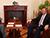 Пасол Украіны на сустрэчы з Макеем перадаў вышыванку - падарунак Лукашэнку ад Зяленскага