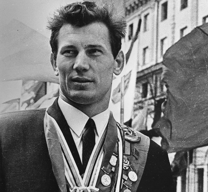 Олимпийский чемпион по вольной борьбе,   заслуженный мастер спорта СССР Александр Медведь