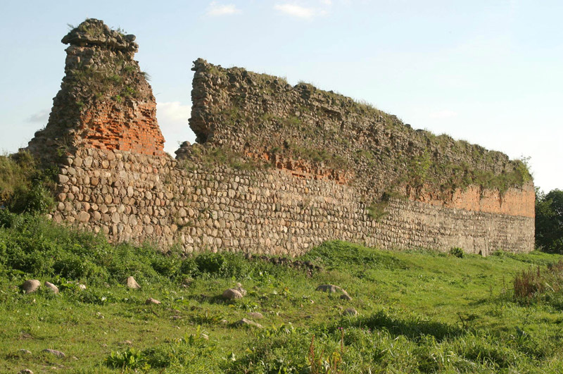 Today only the Krevo Castle ruins remain