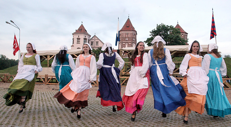 Historical reenactment medieval festival “Heritage of the Past” at Mir Castle