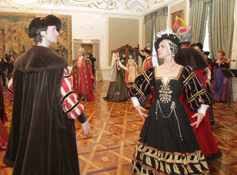 Ball at Mir Castle