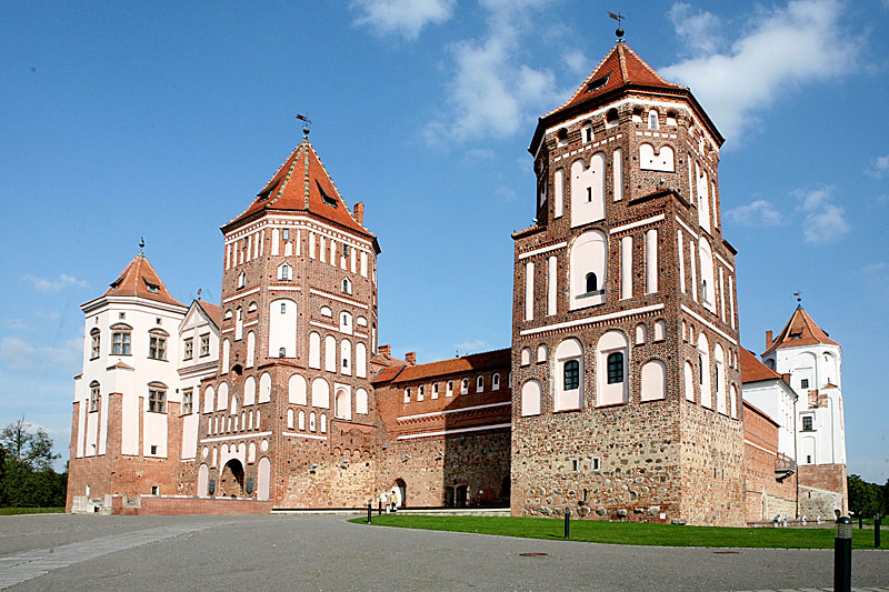 The Mir Castle complex