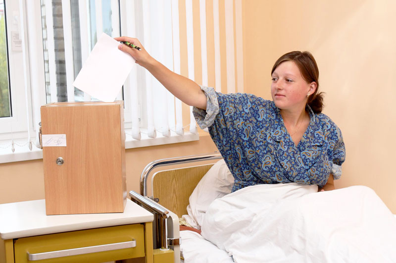 Голосование в перинатальном центре в Гродно, 2008