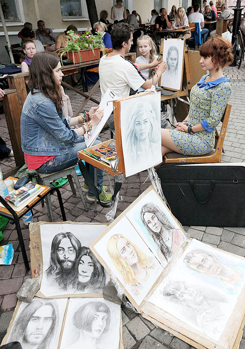 Street artists in Vitebsk