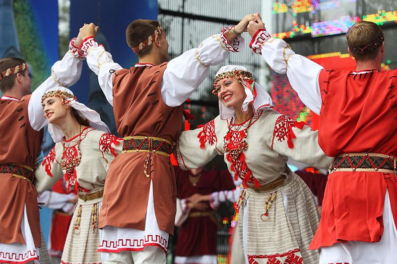Dance ensemble performance during Belarusian Written Language Day in Shchuchin