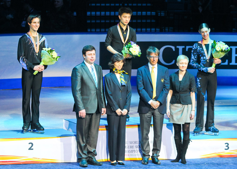 Чэмпіянат свету па фігурнаму катанню на каньках сярод юніёраў 2012. Цырымонія ўзнагароджання