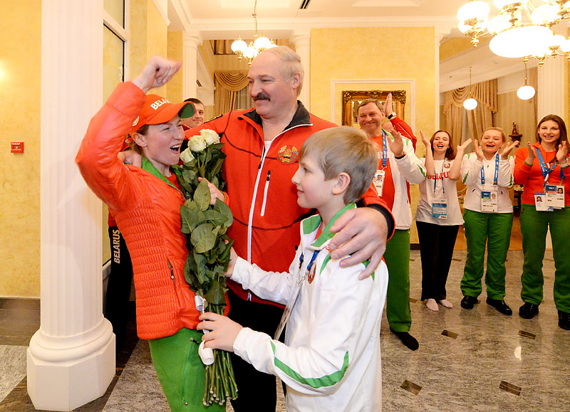Alexander Lukashenko congratulated Darya Domracheva on winning a gold medal in the 2014 Sochi Olympics 10K Women’s Pursuit