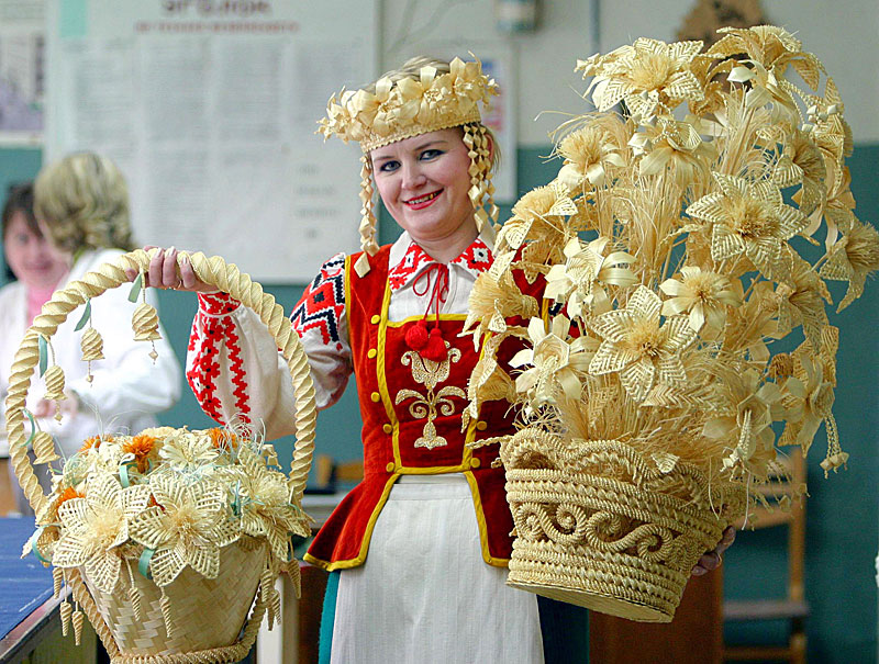 Саламяныя кветкі ад мадэльера-канструктара