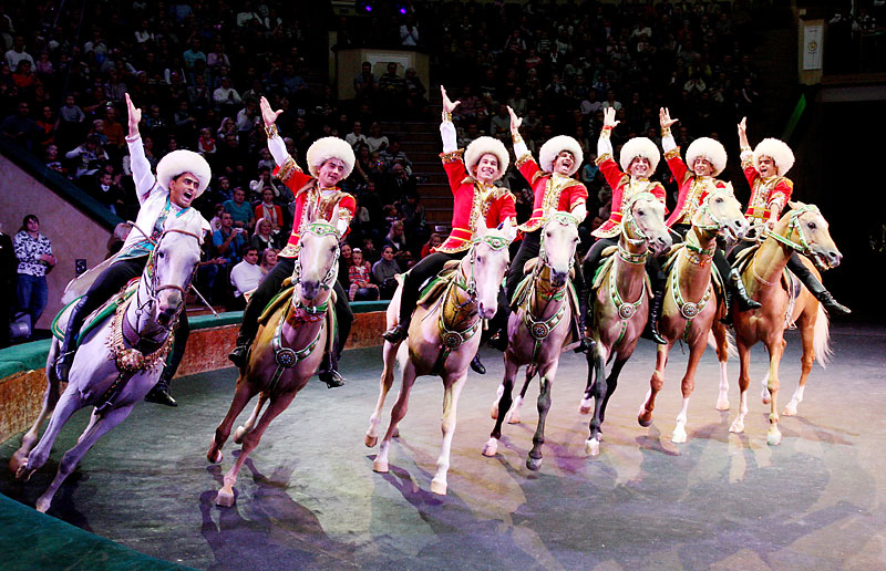 Turkmen trick riders Galkynys at Belarusian Circus