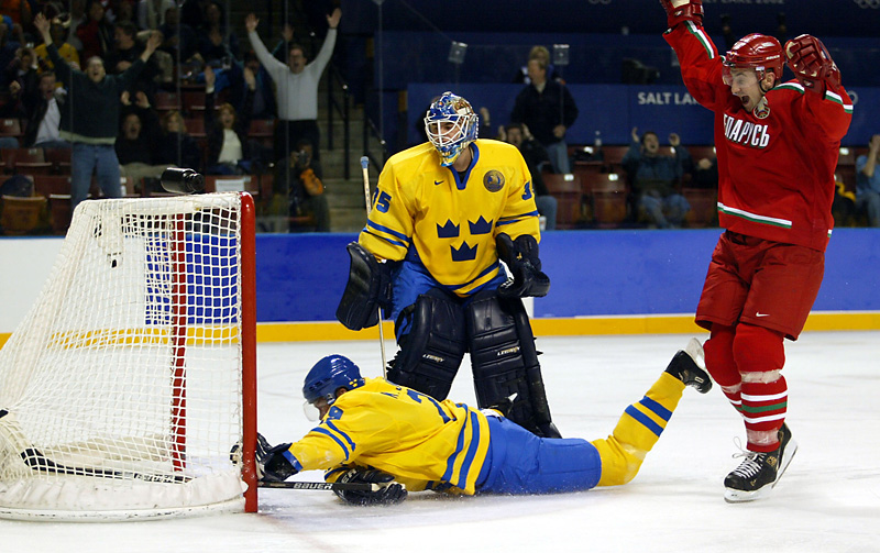 A historic 2002 Salt Lake City Olympic Games quarterfinal: Belarus see off Sweden in a close 4:3 encounter after Belarus’ Vladimir Kopat sensationally beat Sweden’s goalie Tommy Salo