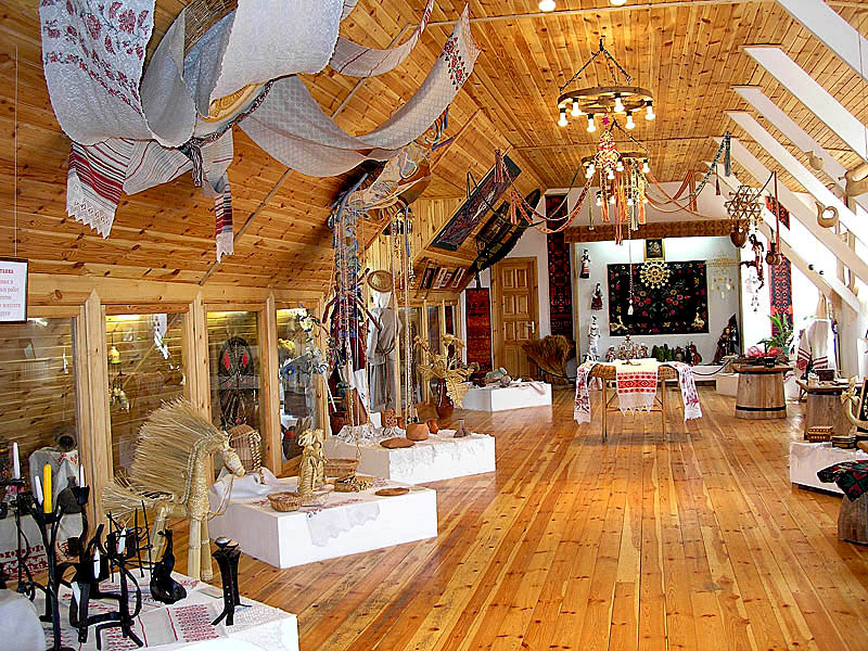 Ethnographic gallery. Dudutki museum