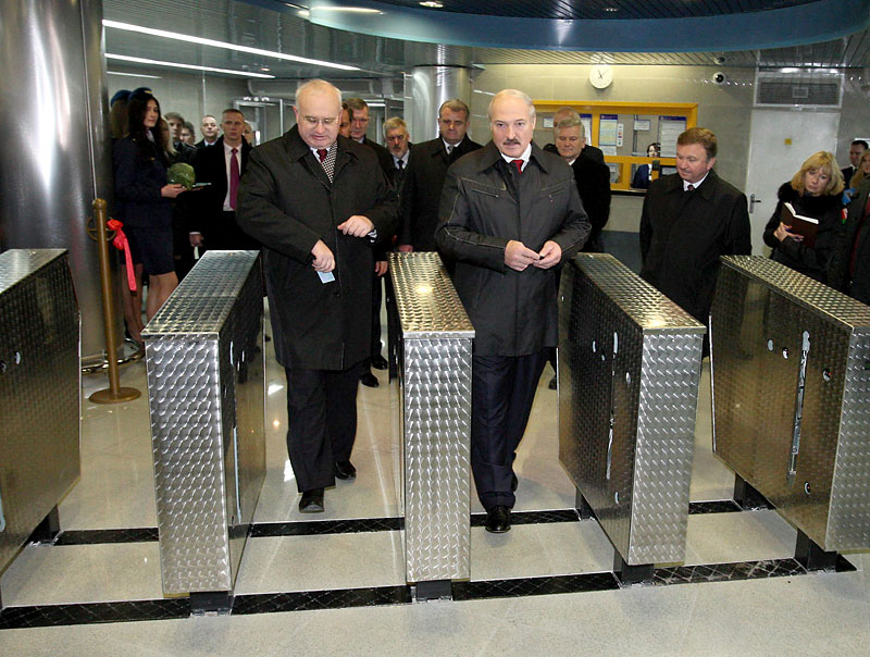 Belarusian President Alexander Lukashenko and Minsk Mayor Nikolai Ladutko