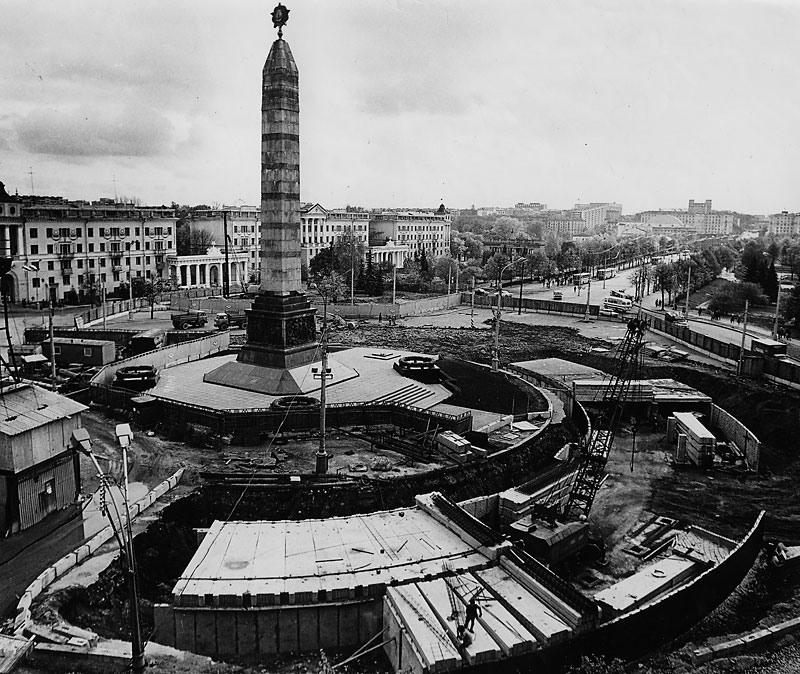 Construction of the Victory Square metro station