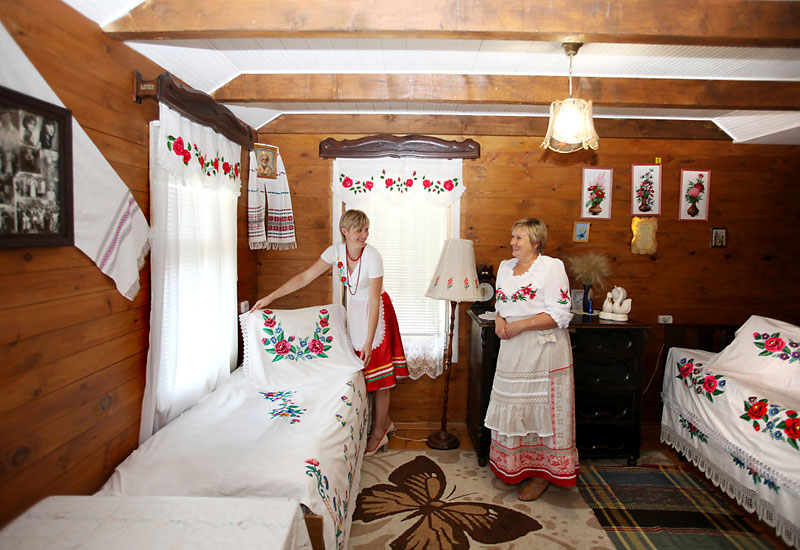 The farm tourism estate Polesie Traditions in the ancient village of Andronovo, Kobrin District