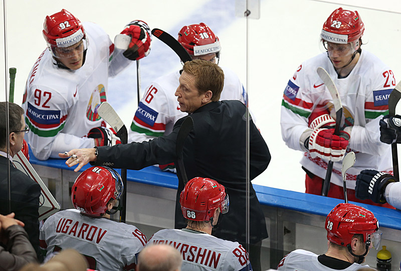 Главный тренер Глен Хэнлон во время матча Беларусь - Швейцария