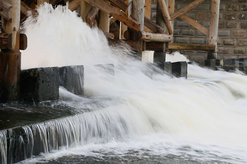 Hydraulic engineering installations of the sluice Dombrovka