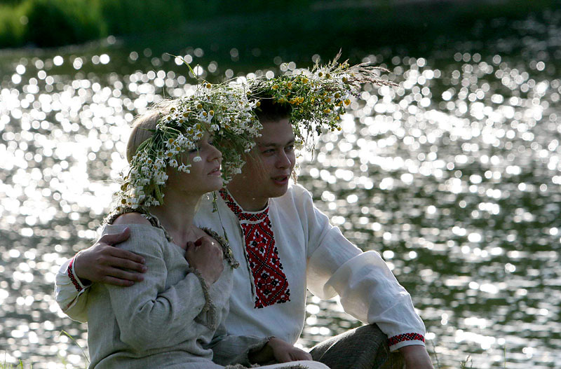 A couple in love during Kupalle